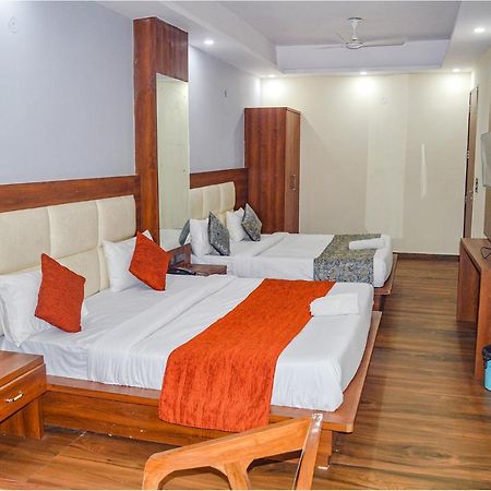 Fabhotel The Golf Inn Noida Exterior photo