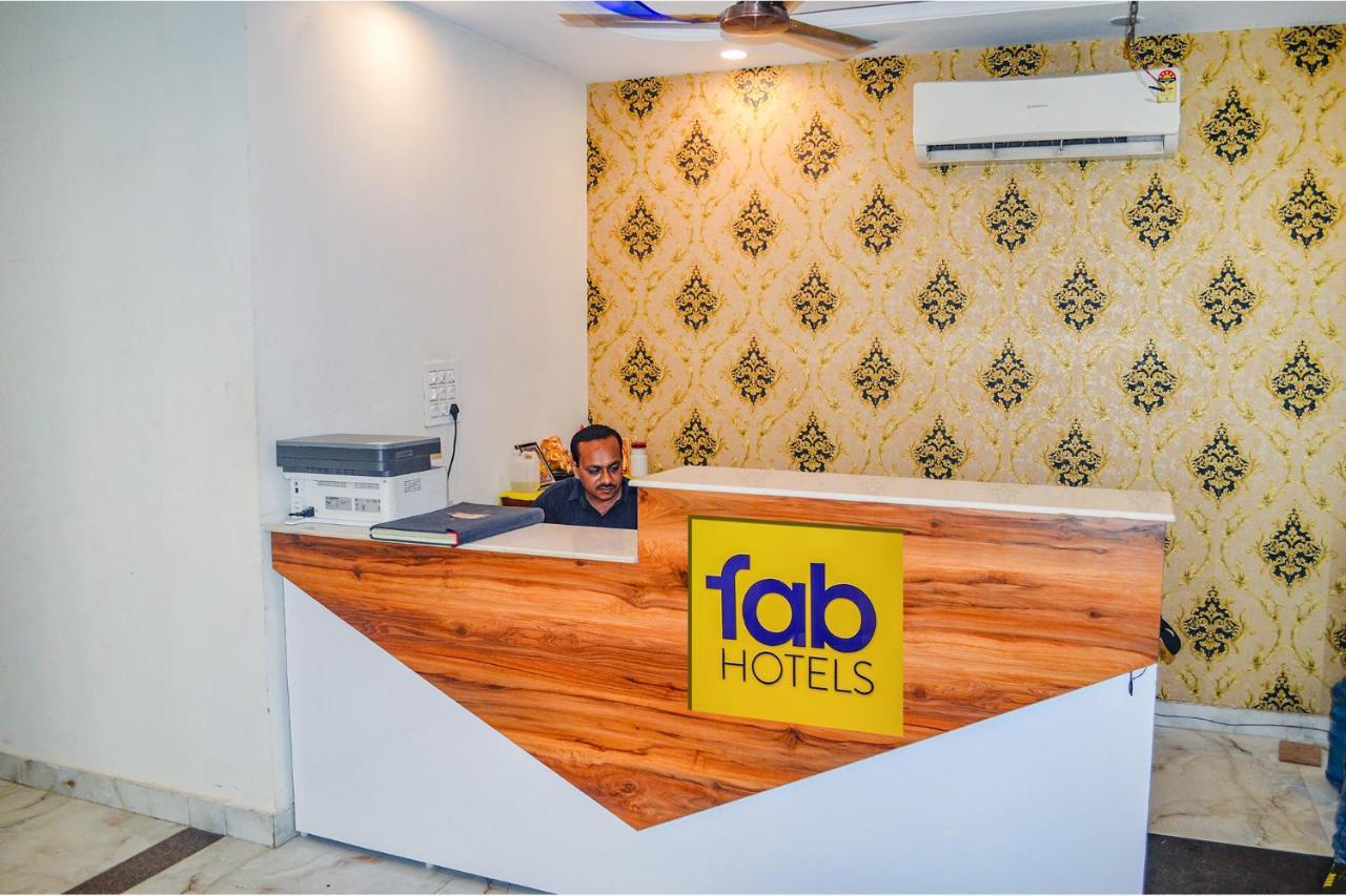 Fabhotel The Golf Inn Noida Exterior photo