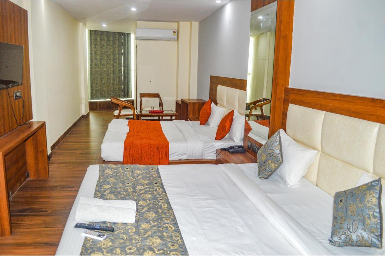 Fabhotel The Golf Inn Noida Exterior photo